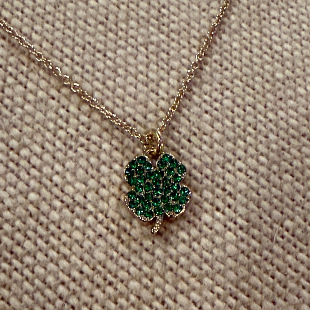 J. Crew Emerald Island Clover Pendant Necklace/NWT - Picture 6 of 8